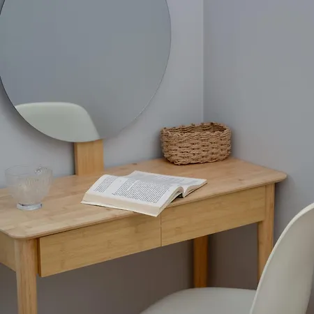 The Big Apple In With Parking By Renters Wroclaw